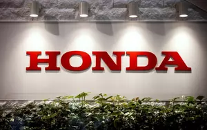 Honda își menține CEO-ul după o pierdere istorică. Pariul pe mașinile electrice a costat peste 9 miliarde de dolari