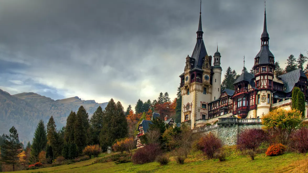 Turismul românesc a încetinit în aprilie. Unitățile de cazare au avut cu 7% mai puțini turiști și mai puține înnoptări 