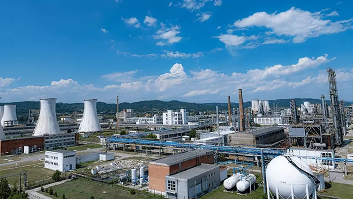 Chimcomplex a încheiat primul semestru cu o pierdere de 56,1 milioane de lei. Vânzările din România au scăzut cu 21%