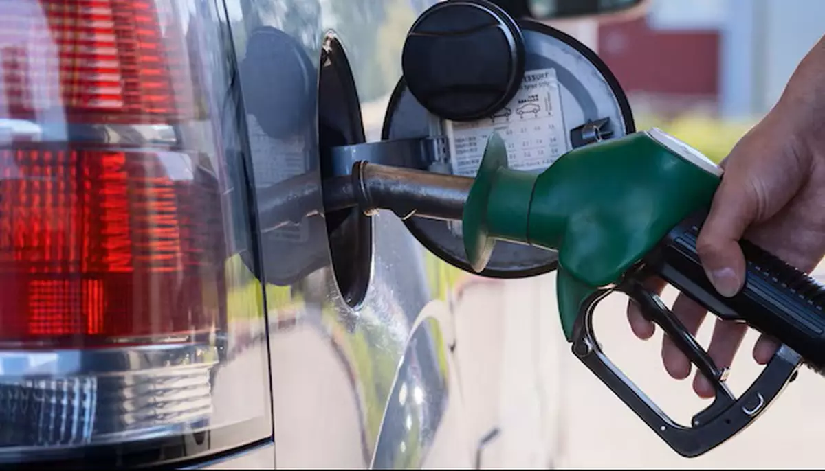 Rompetrol, MOL și Socar taie puternic prețurile la pompă. Cea mai mare scădere operată a fost de 40 bani/litru
