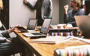Majoritatea companiilor din România nu sunt asigurate. Despăgubirile plătite în 2024 au ajuns la 1,4 milioane de lei pe zi