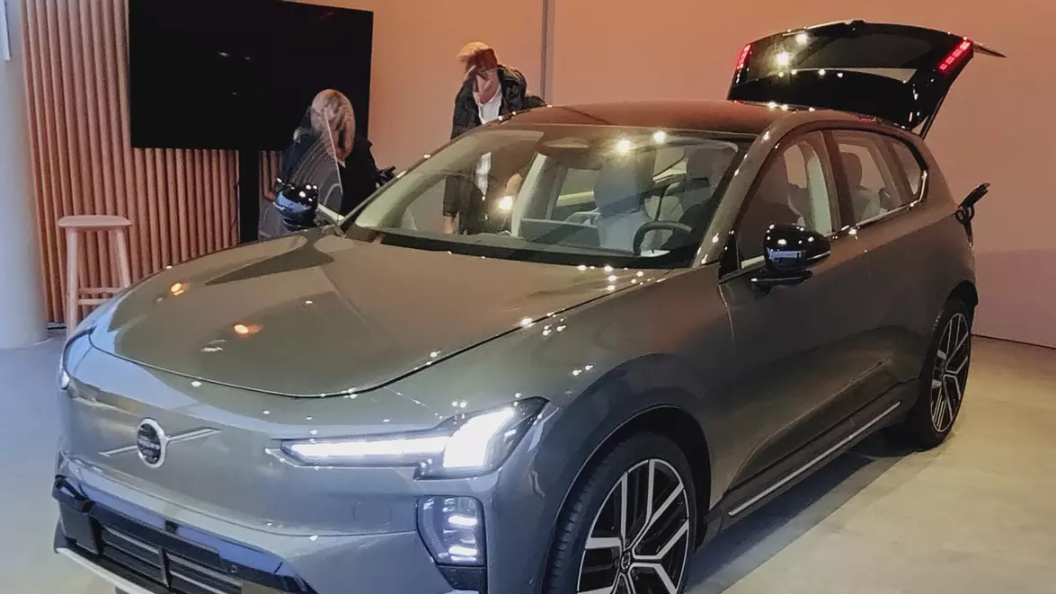 Volvo EX60 și Rivian R2 intră în cursa SUV-urilor electrice din SUA. Noile modele mizează pe tehnologie și autonomie