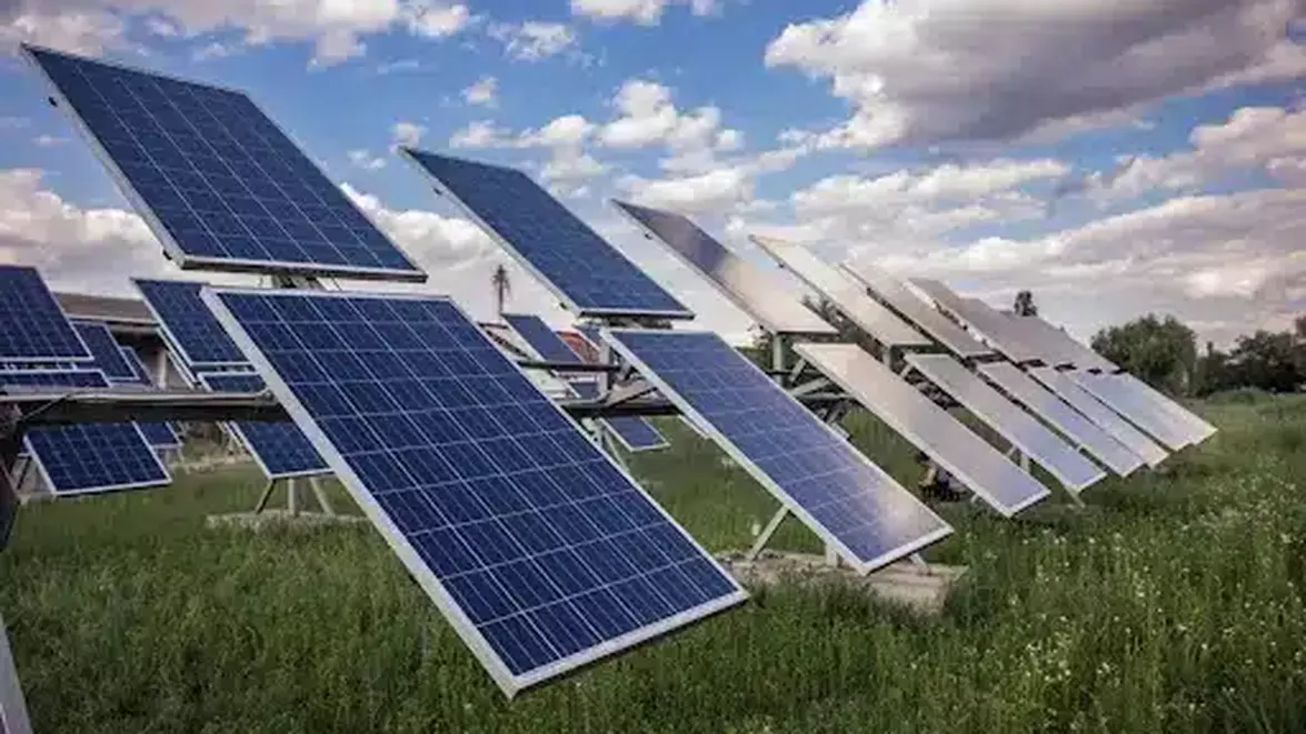 Cel mai mare proiect fotovoltaic din Europa va fi în județul Arad. Investiția ajunge la un miliard de euro