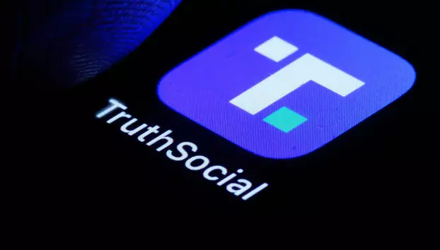Truth Social vinde acces rapid la 10 conturi. Postările lui Trump devin produs pentru traderi