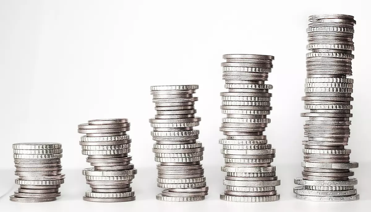 Deficitul bugetar scade la 1,17% din PIB, după primele patru luni din 2026. Nazare: „Se impune un control strict al cheltuielilor curente”