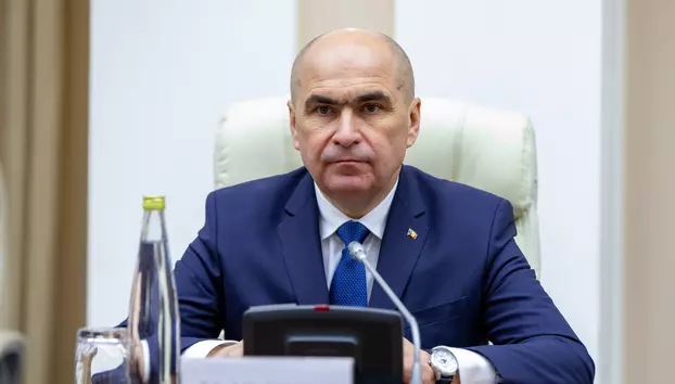 Guvernul pregătește noi reguli pentru prosumatori. Instalațiile fotovoltaice ar putea fi condiționate de existența bateriilor