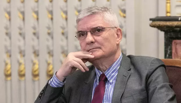 Dăianu: Reducerea taxelor în 2027 ar trimite România în „junk”. Deficitul trebuie coborât spre 3% din PIB