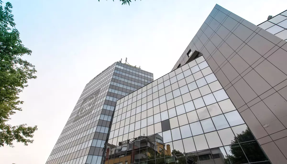Global Vision preia fostul sediu Alpha Bank. Tranzacția pentru cele două clădiri de 10.000 de metri pătrați a fost intermediată de Colliers
