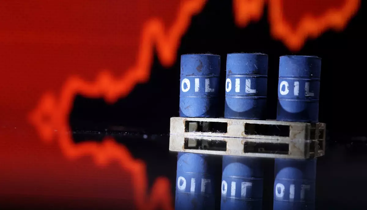 Creșterea prețului petrolului reaprinde incertitudinea în economia mondială. Bursele și investitorii devin tot mai prudenți.