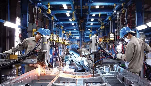 Numărul comenzilor noi din industria prelucrătoare a scăzut cu 6,9% în iulie. Bunurile de uz curent au avut cel mai mare recul 