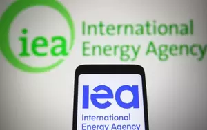 Agenția Internațională a Energiei cere eliberarea unor cantități suplimentare de motorină din rezervele strategice. Prețurile au crescut pe fondul crizei de aprovizionare