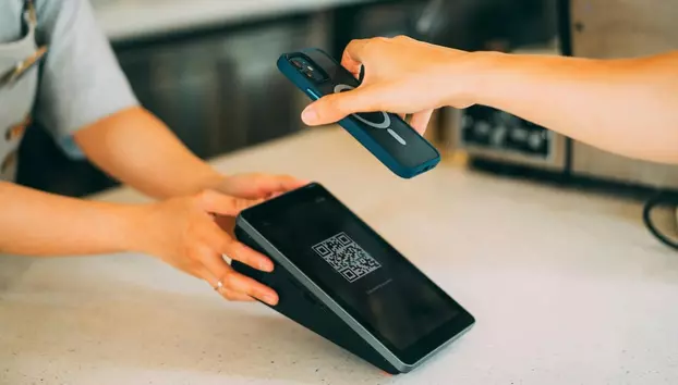 Paysera lansează o platformă POS pentru comercianții din România. Nicio afacere nu mai poate refuza o plată electronică