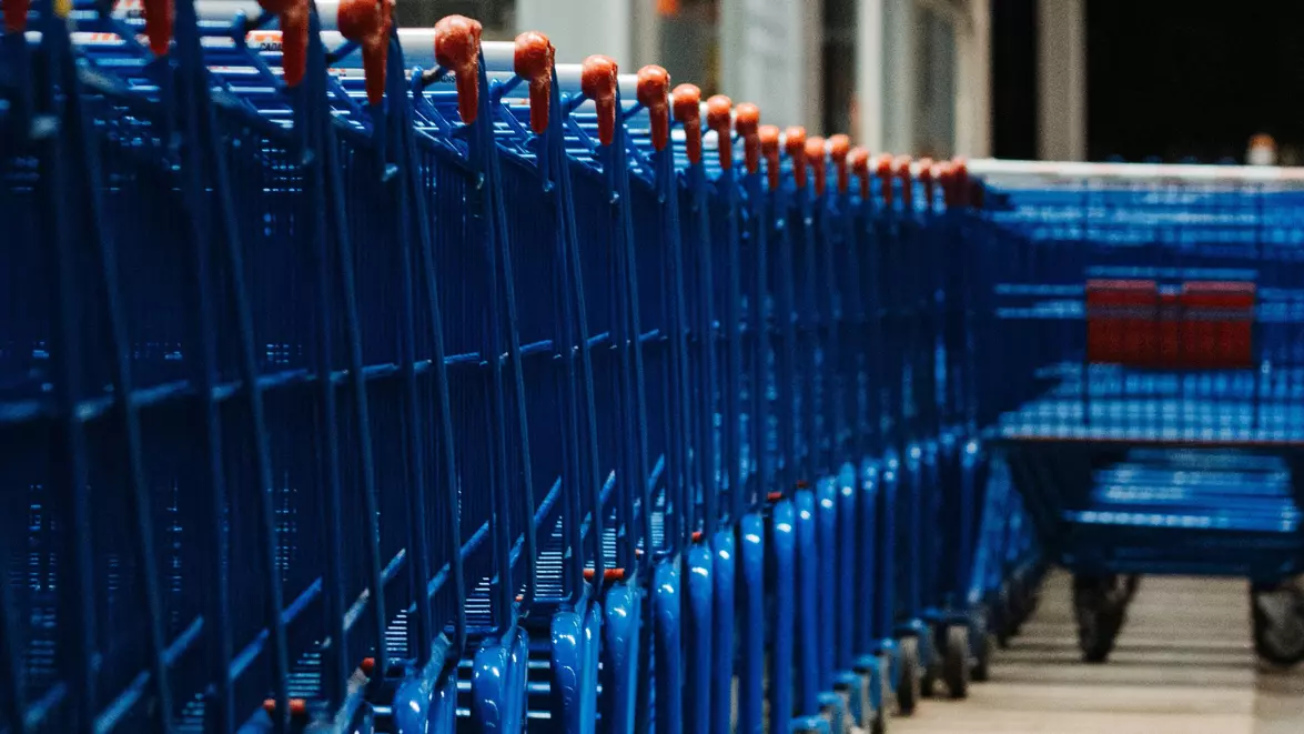 Frații Pavăl trebuie să câștige încrederea și la raftul de legume. Care sunt principalele provocări cu care se vor confrunta după preluarea de 823 milioane euro a Carrefour România
