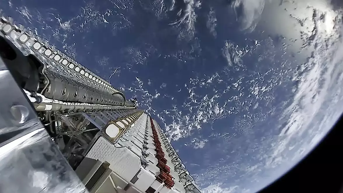 Bruxelles-ul pregătește o nouă ofensivă împotriva lui Elon Musk. Uniunea Europeană vrea să blocheze expansiunea Starlink