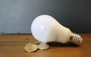 Din 100 de lei la factura de energie, până la 45 pot fi costul disfuncționalităților. De ce România produce ieftin și vinde scump