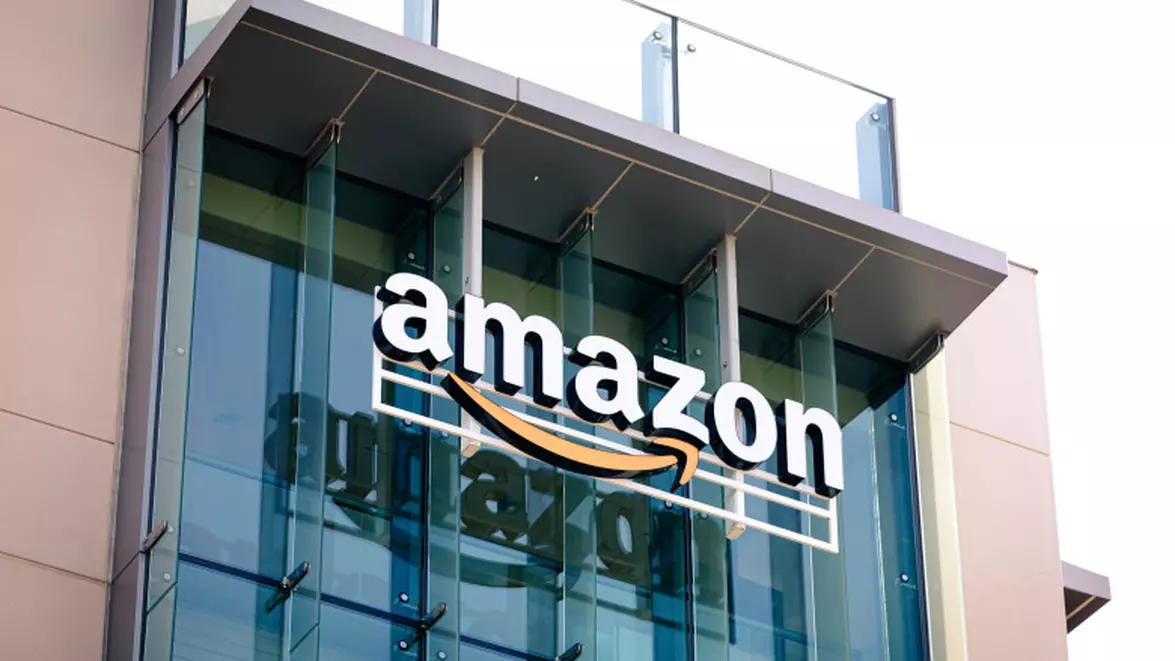 Amazon ajunge la o capitalizare de peste 3.000 de miliarde de dolari. Acțiunile companiei ating un nou record istoric