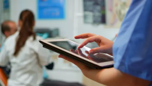 Un startup care folosește AI în sănătate obține 150 de milioane dolari. Compania ajunge la o evaluare de 3 miliarde