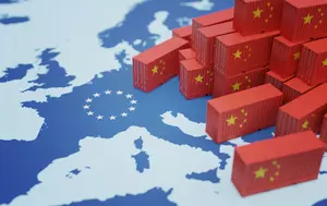 UE și RP Chineză reiau negocierile comerciale de nivel înalt. Deficitul de 360 miliarde euro apasă tot mai greu pe Bruxelles