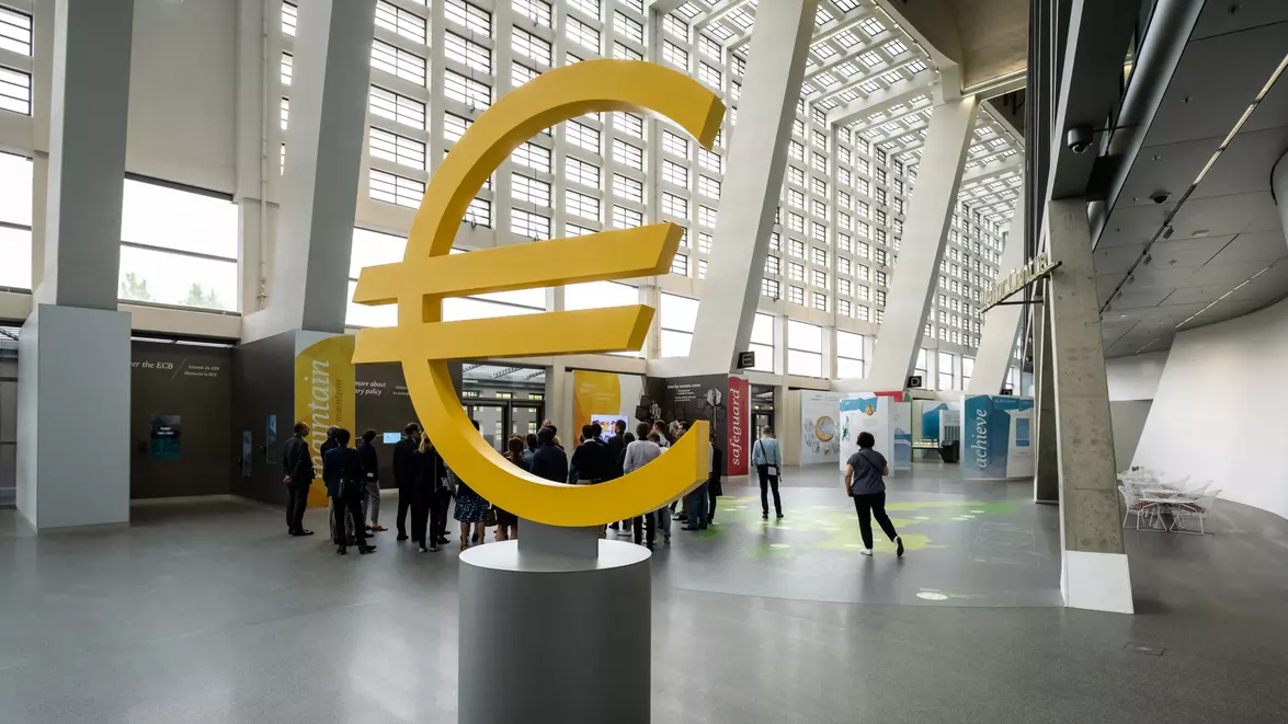 Oficialii BCE analizează noi creșteri de dobândă. Depășirea pragului de 2,5% ar marca intrarea în zona restrictivă