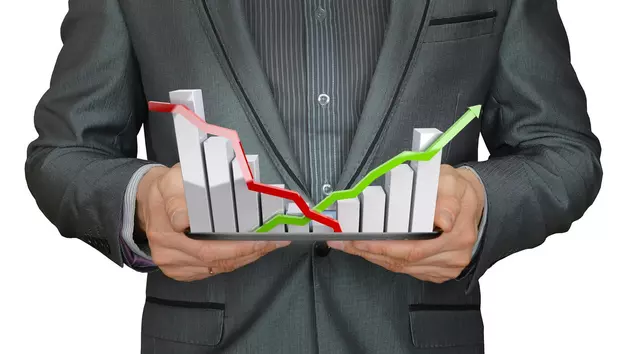 Deficitul fiscal s-a înjumătățit față de 2025. Cheltuielile publice sunt în scădere pentru prima dată în șase ani