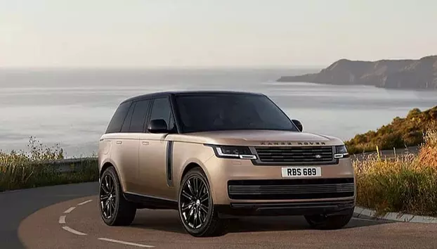 Range Rover își extinde gama cu primul model full electric. Lansarea are loc cu un an mai târziu decât era planificat
