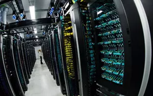 UE vrea mai mult control asupra infrastructurii digitale. Amazon, Microsoft și Google ar putea pierde accesul la licitații strategice